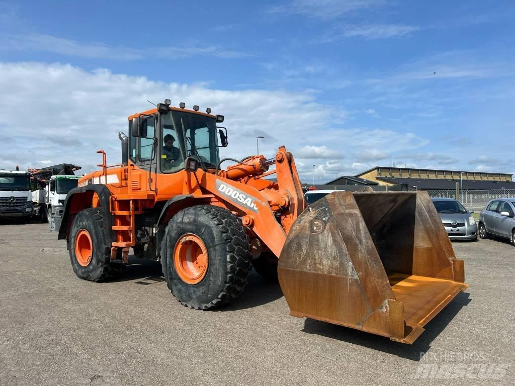 Doosan dl 300 Pale gommate