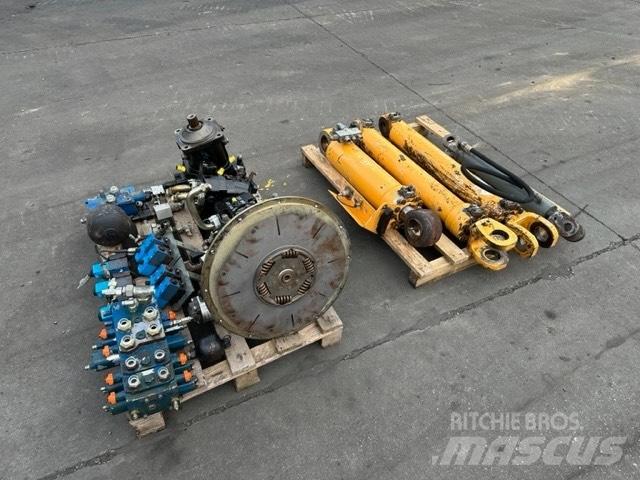Liebherr L 538 Componenti idrauliche