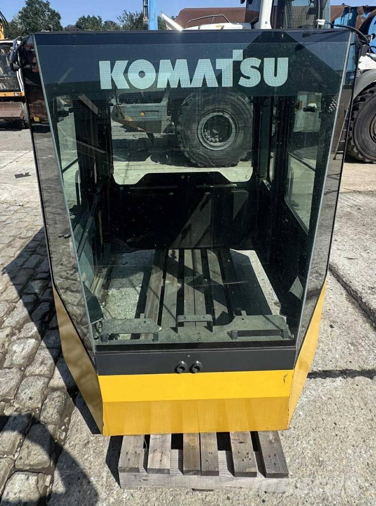 Komatsu WA 470-5 Cabine e interni
