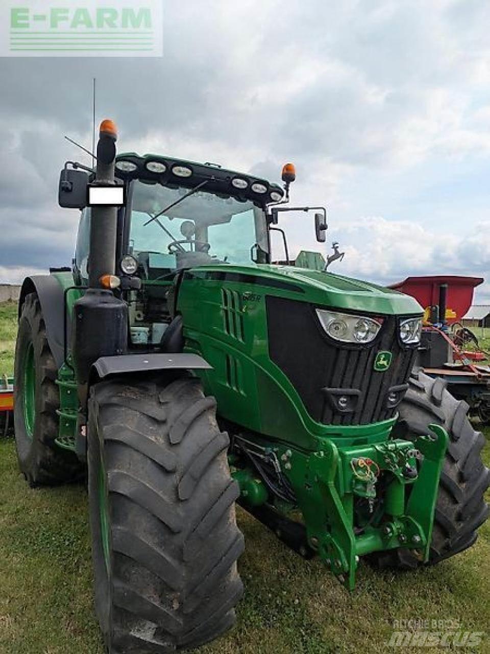 John Deere 6215 r Trattori