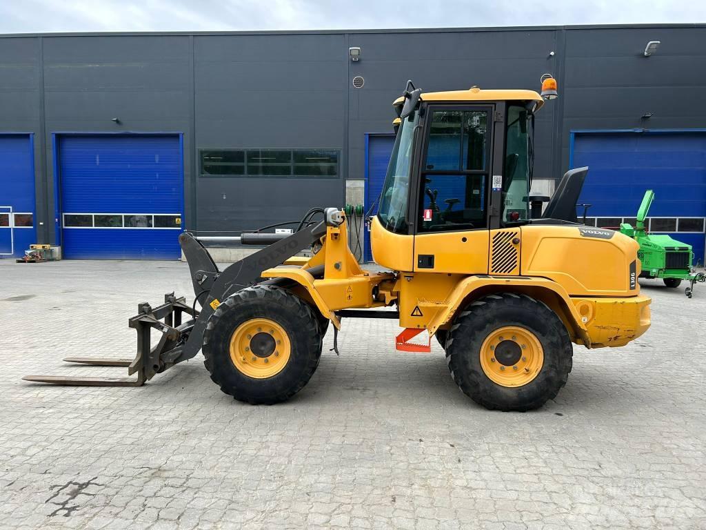 !!SOLD!! Volvo L 30 G Pale gommate