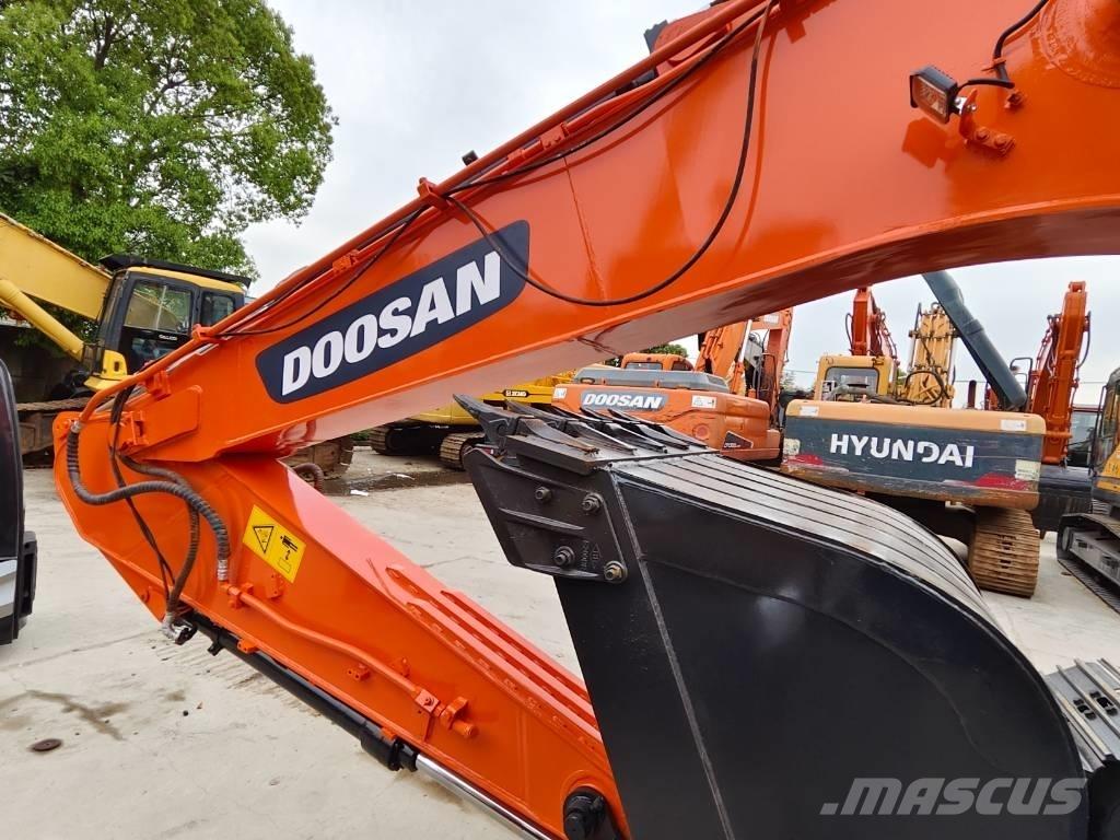 Doosan DX 225 LC Escavatori cingolati