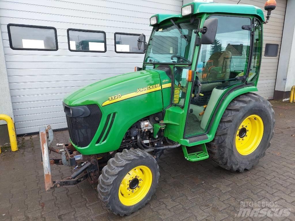 John Deere 3320 Trattori compatti