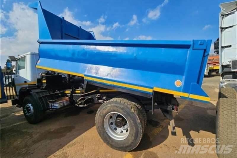 Tata LPK Camion altro