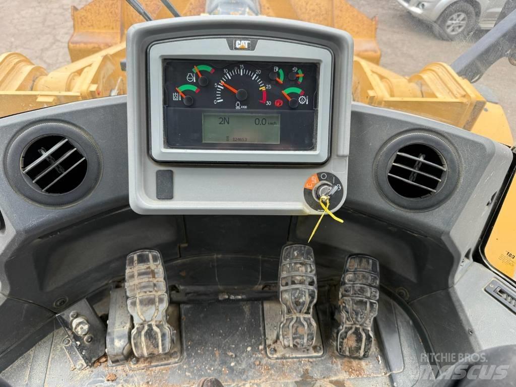 CAT 972 M Pale gommate
