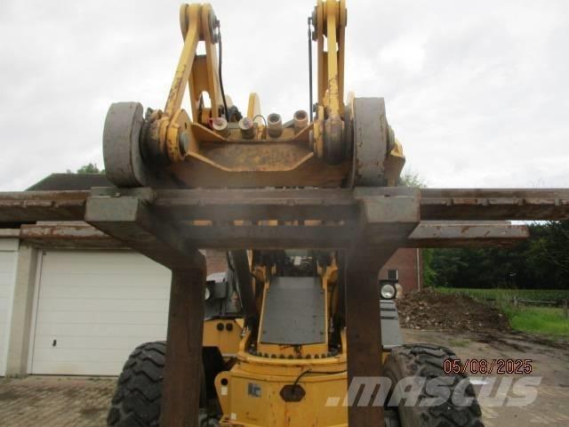 Ahlmann AS 210 E Pale gommate