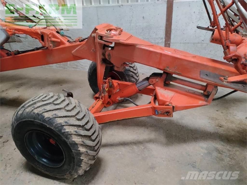 Kuhn Manager 8 NSH Aratri convenzionali