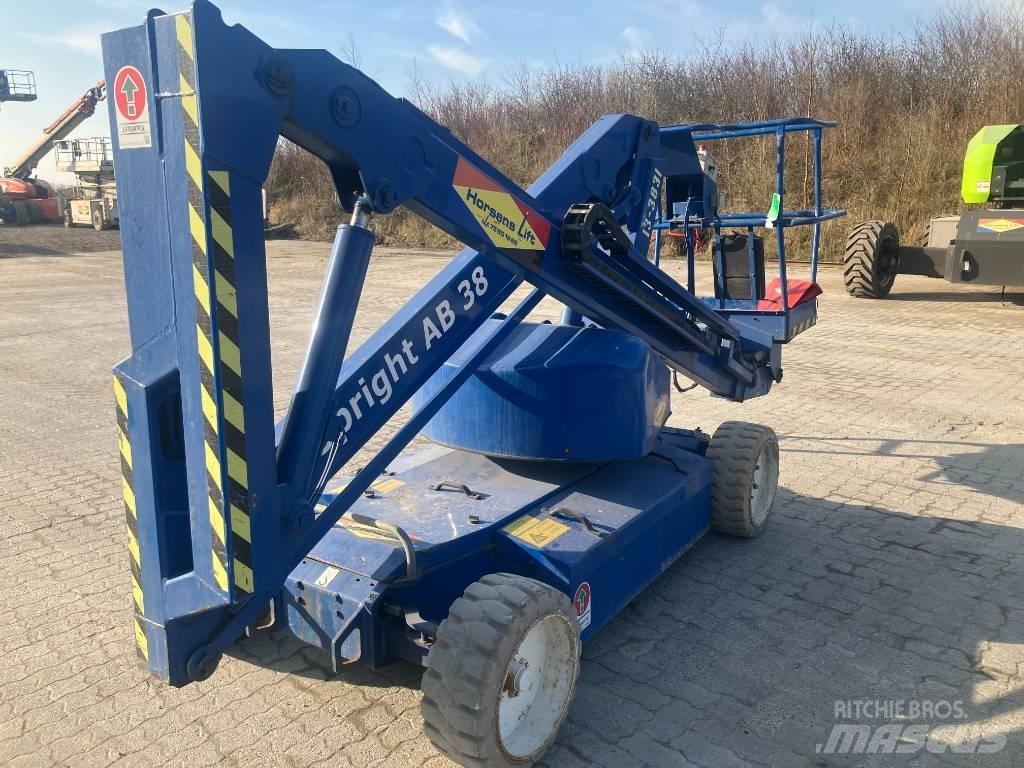 UpRight AB38N Piattaforme a braccio articolato