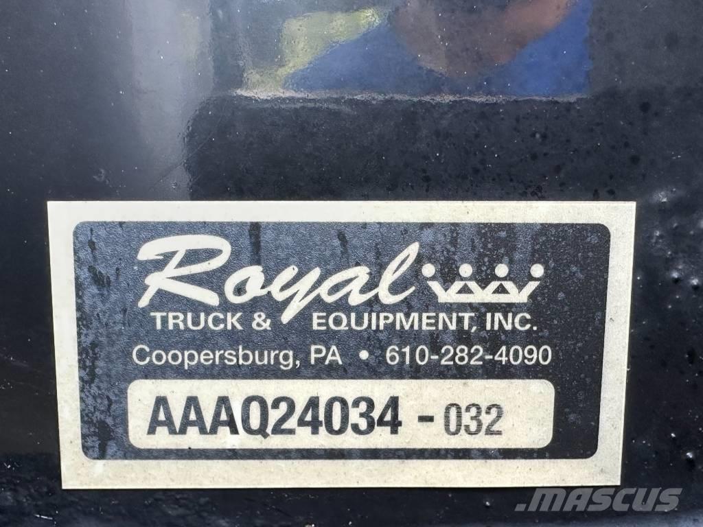 International 4300 Camion con sponde ribaltabili