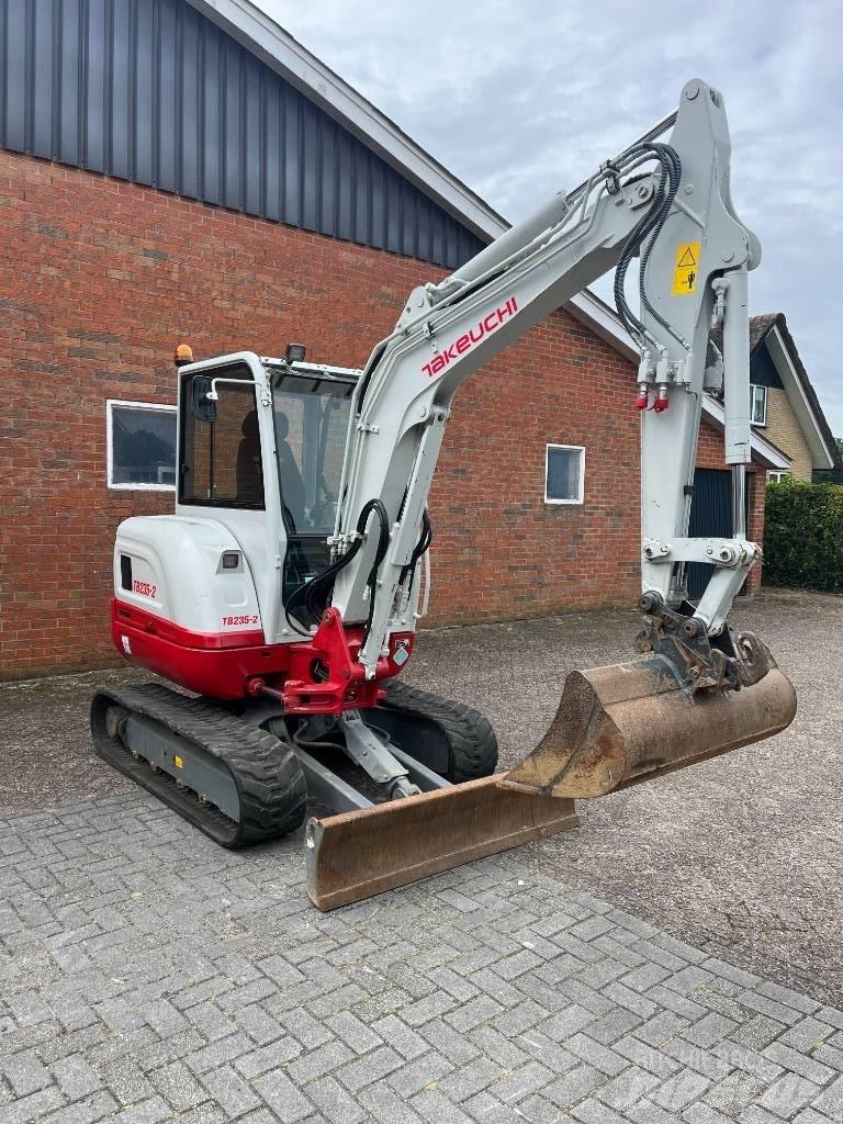 Takeuchi tb235-2 Miniescavatori