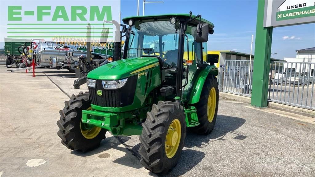 John Deere 5058E Trattori