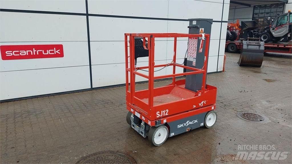 SkyJack SJ12 Sollevatori verticali