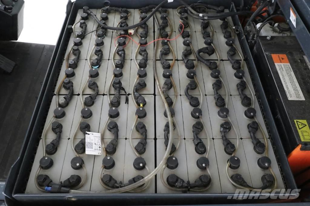 Toyota 8 FBMT 30 Carrelli elevatori elettrici