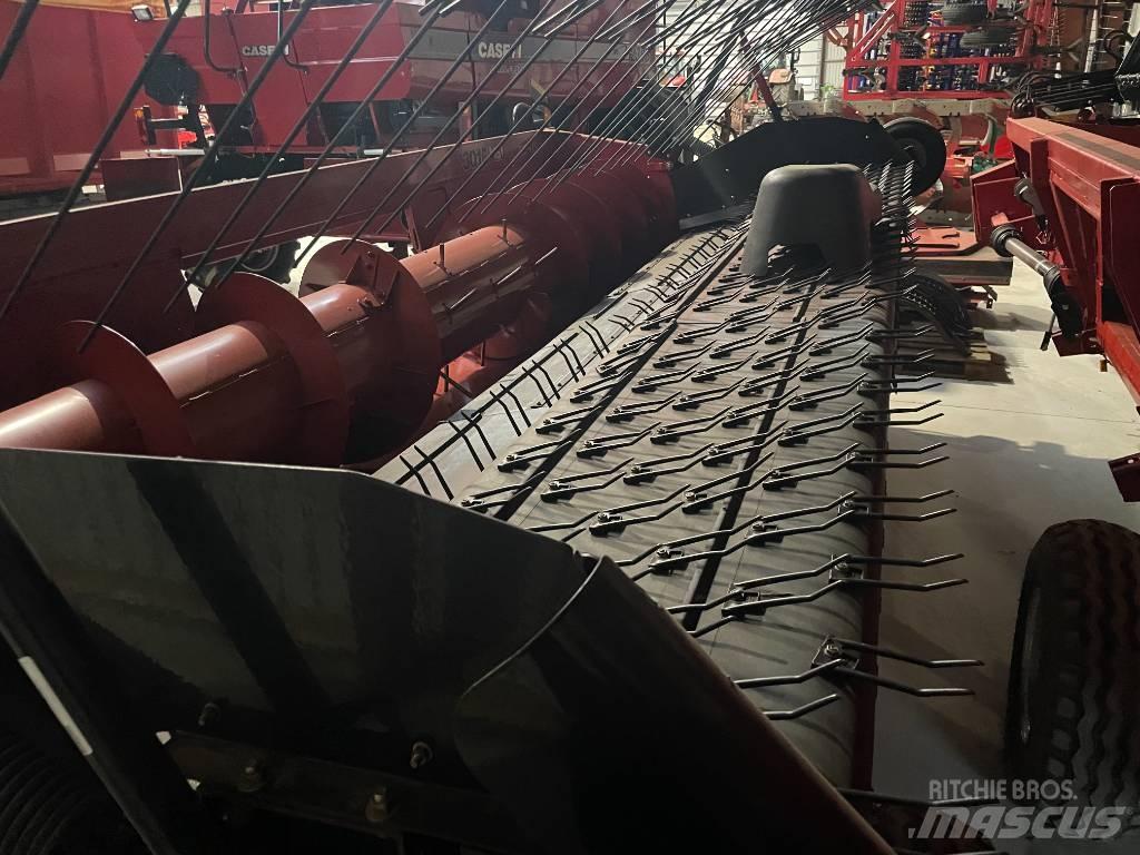 Case IH 3016 Testate per mietitrebbie