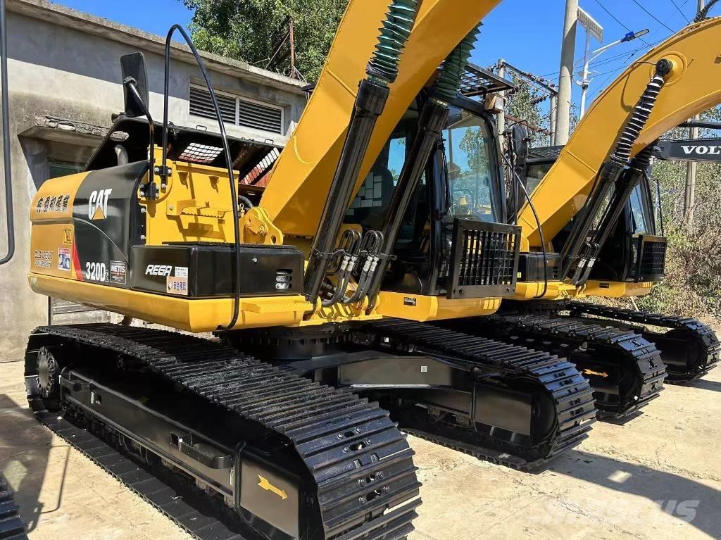 CAT 320 Escavatori cingolati