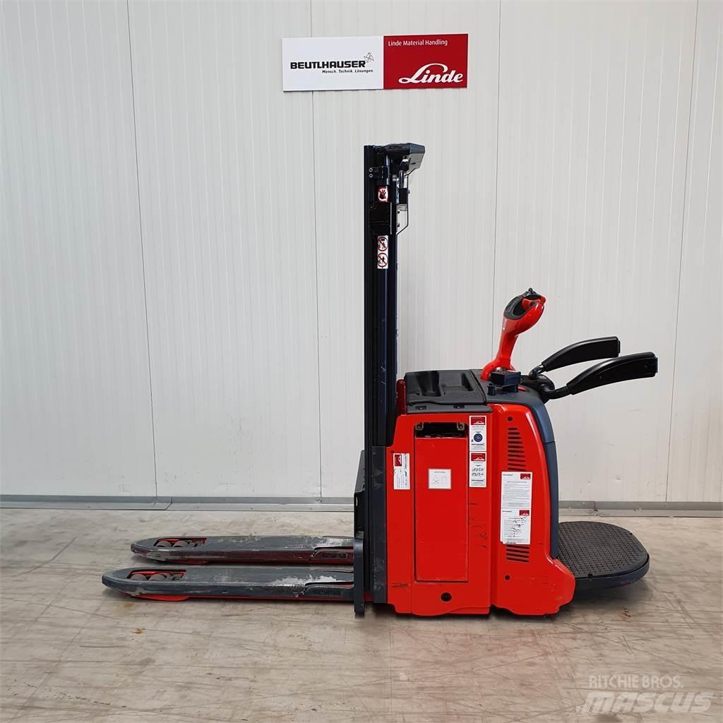 Linde D12AP Transpallet uomo a terra
