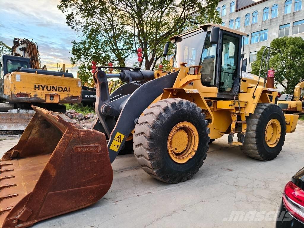Volvo L 120 Pale gommate