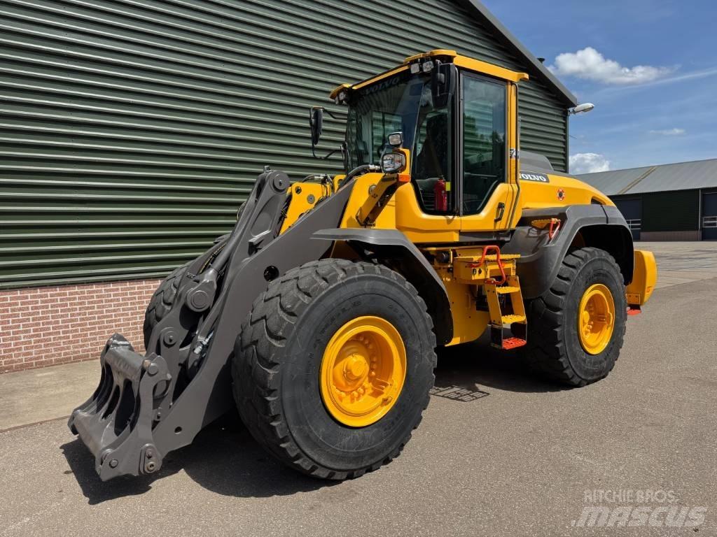Volvo L 120 H Pale gommate