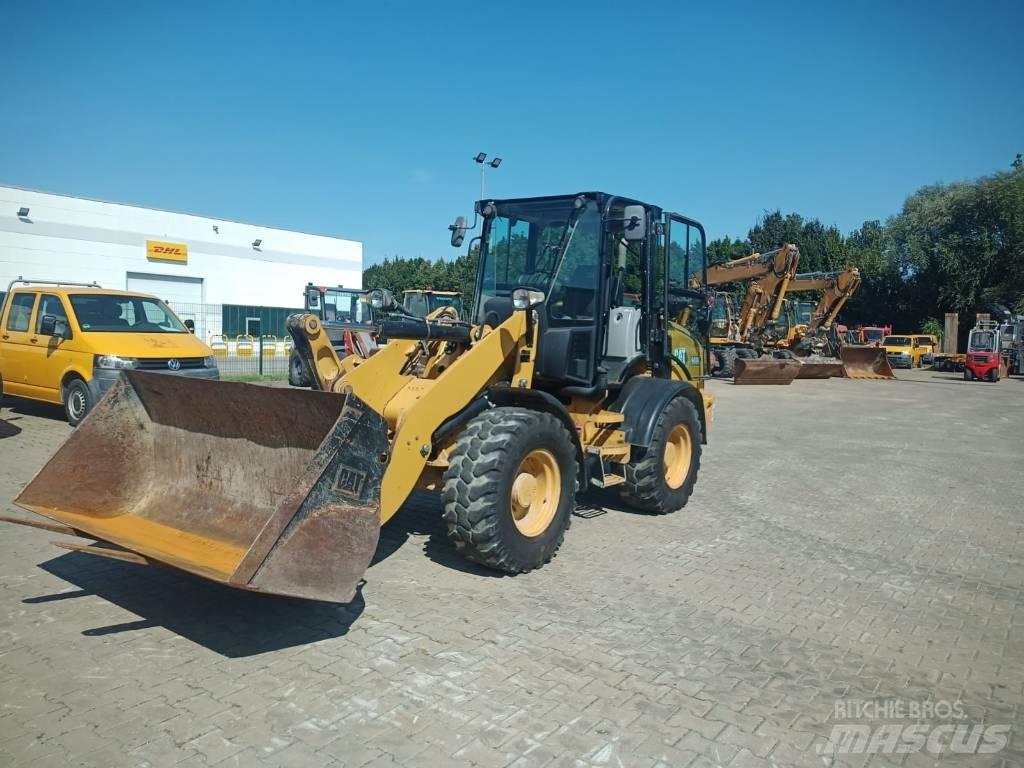CAT 908 M Pale gommate