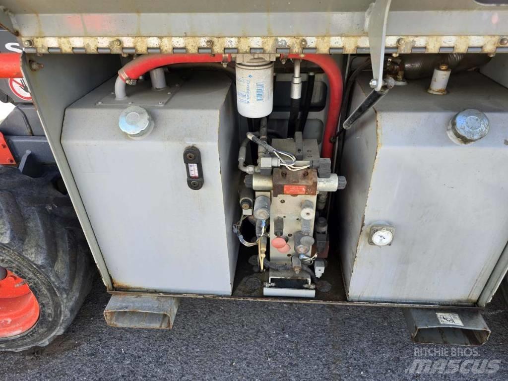 SkyJack SJ 6832 RT Piattaforme a pantografo