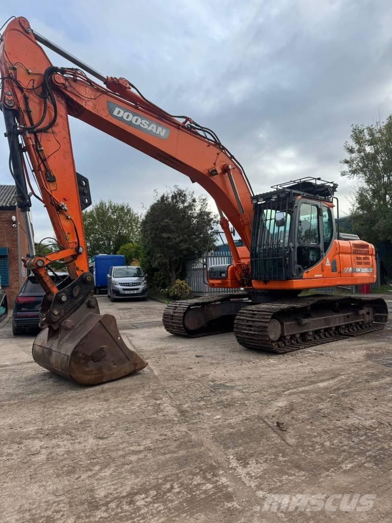 Doosan DX 225 LC Escavatori cingolati