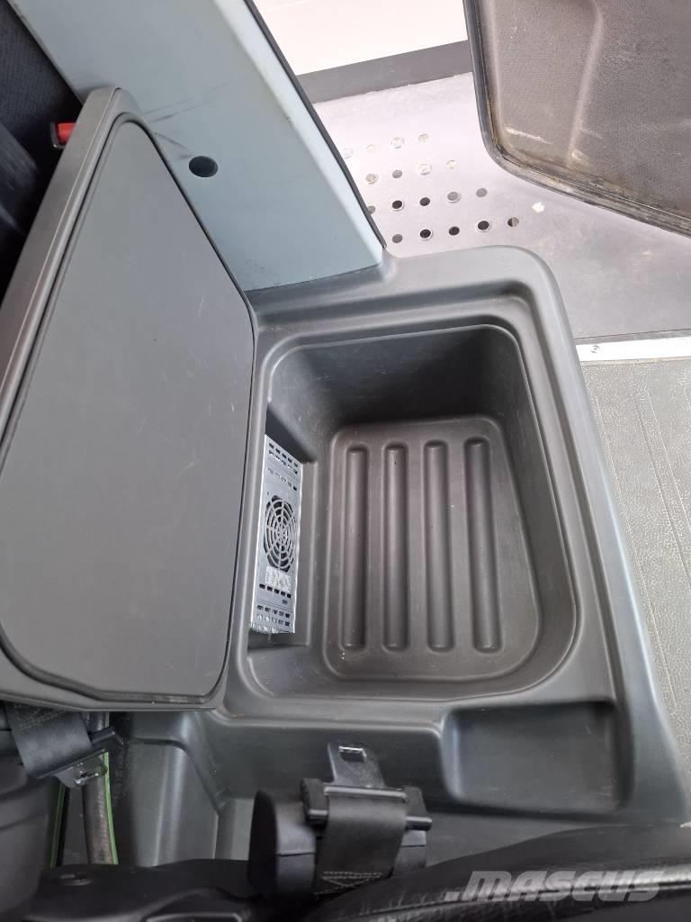 CLAAS Jaguar 950 Trince semoventi