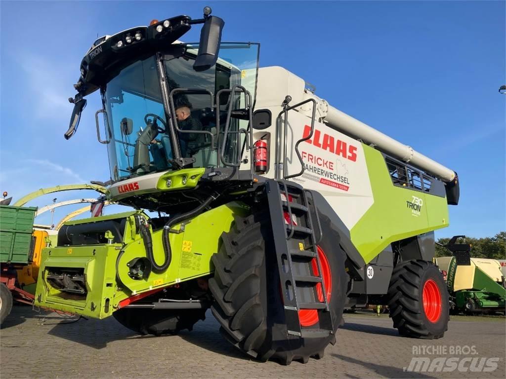 CLAAS Trion 730 Mietitrebbiatrici