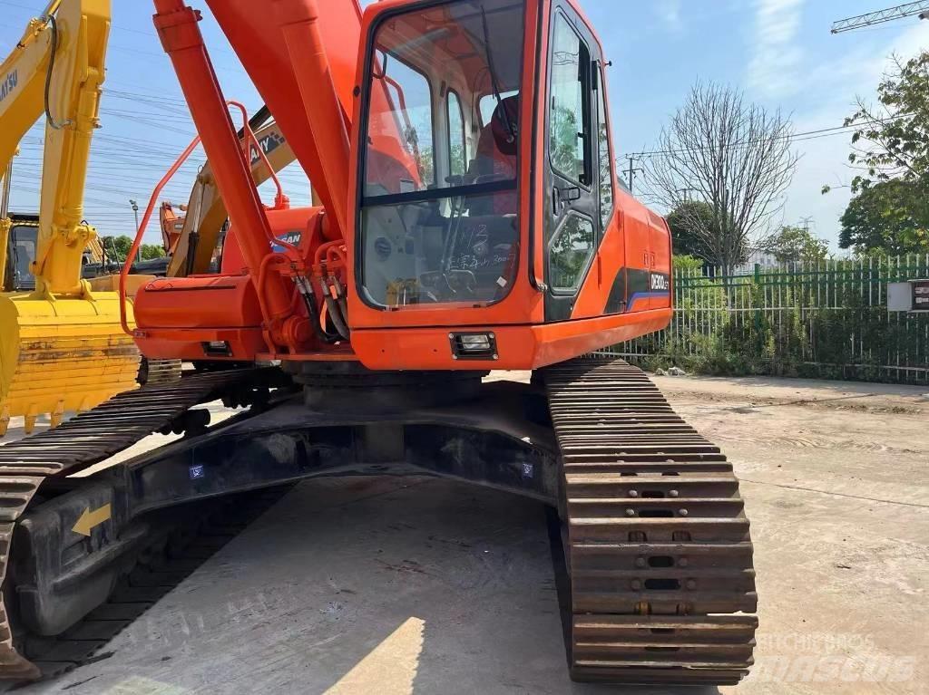 Doosan 300-7 Escavatori cingolati