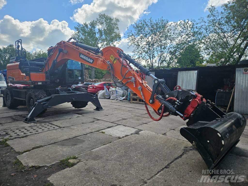 Doosan DX 160 W Escavatori gommati