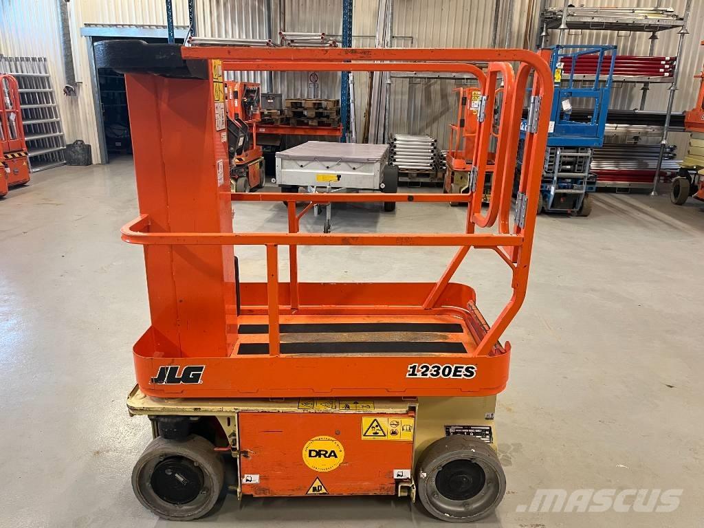 JLG 1230 ES Sollevatori verticali