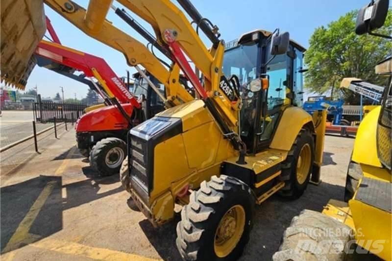 CAT 426F2 TLB Terne