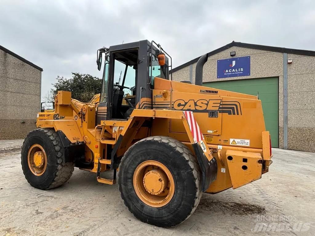 CASE 621B Pale gommate