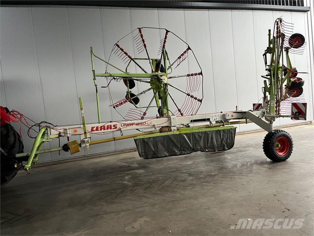 CLAAS Liner 1250 Falciandanatrici