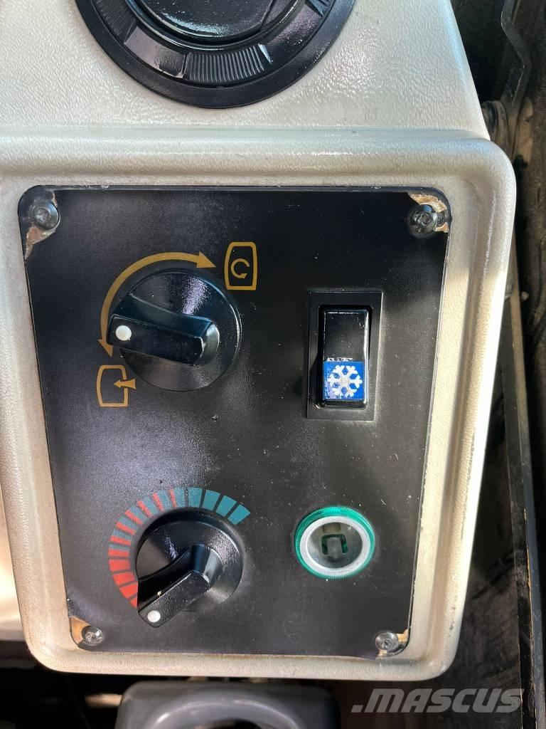 JCB JS 160 W Escavatori gommati