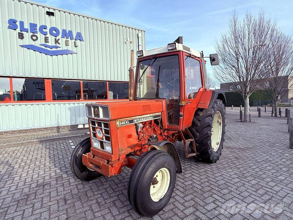 CASE IH 845 XL Trattori