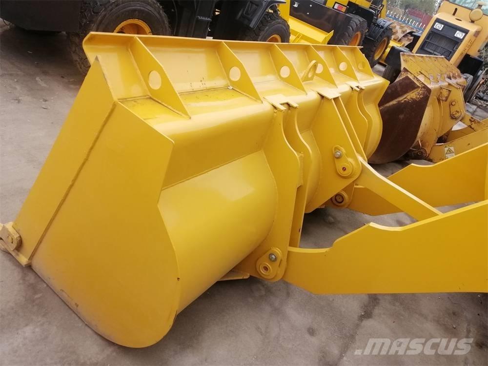 SDLG LG 933 L Pale gommate