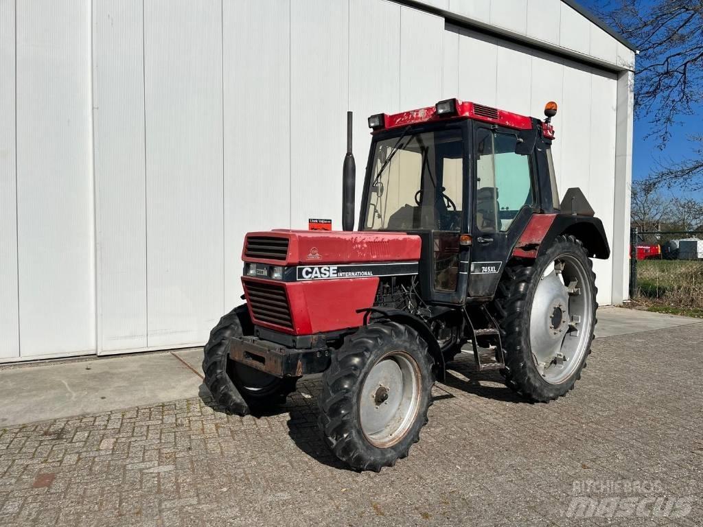 Case IH 745XL Trattori