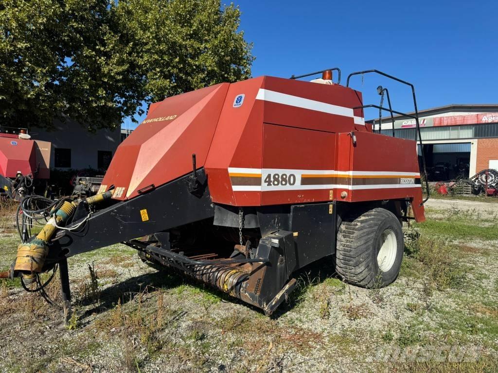 Hesston 4880 Presse quadre