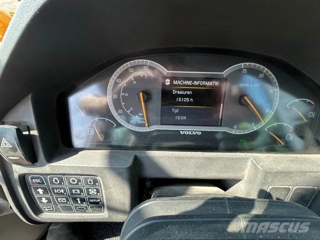 Volvo L90 H Pale gommate