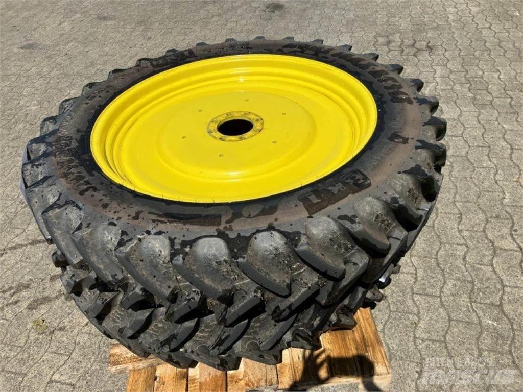 BKT 320/90R42 Pneumatici, ruote e cerchioni