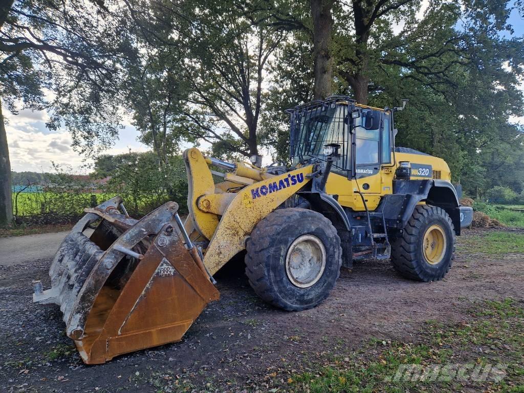 Komatsu WA 320-8 Pale gommate