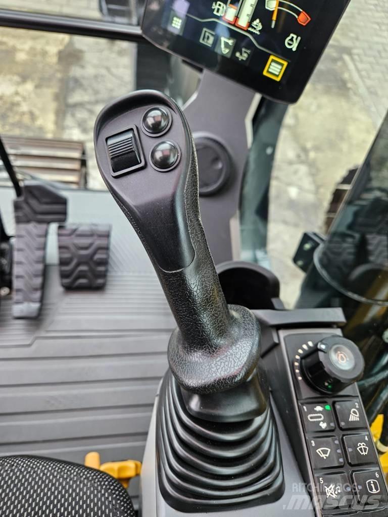CAT 320 Escavatori cingolati