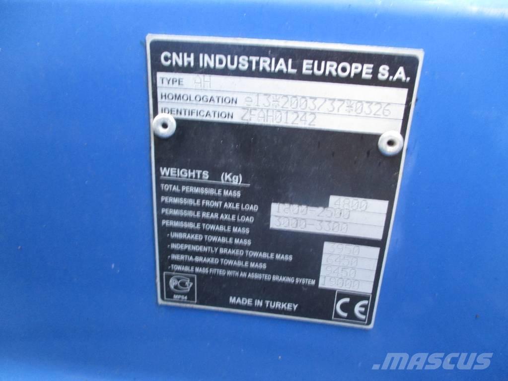 New Holland T 4.65 Trattori