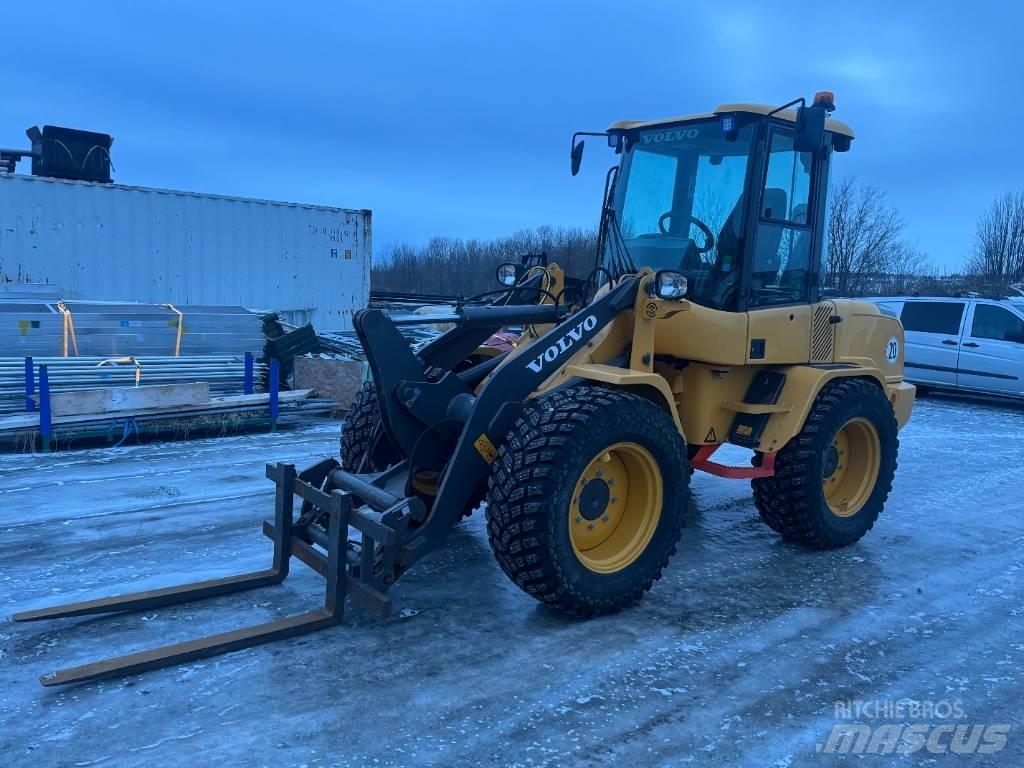 Volvo L 30 G Pale gommate