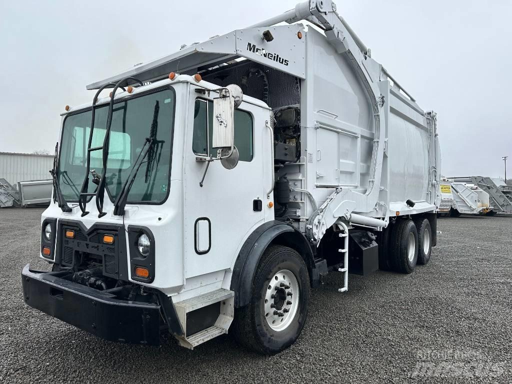 Mack MRU613 Camion dei rifiuti