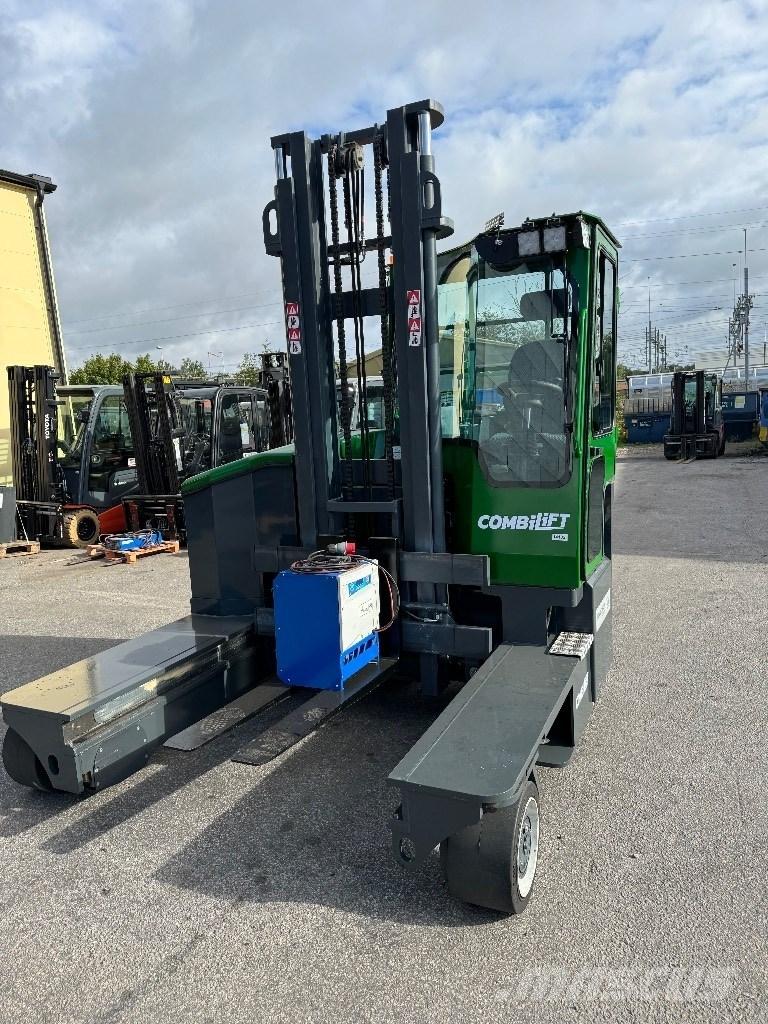 Combilift C4000ET Carrello elevatore retrattile a 4 vie