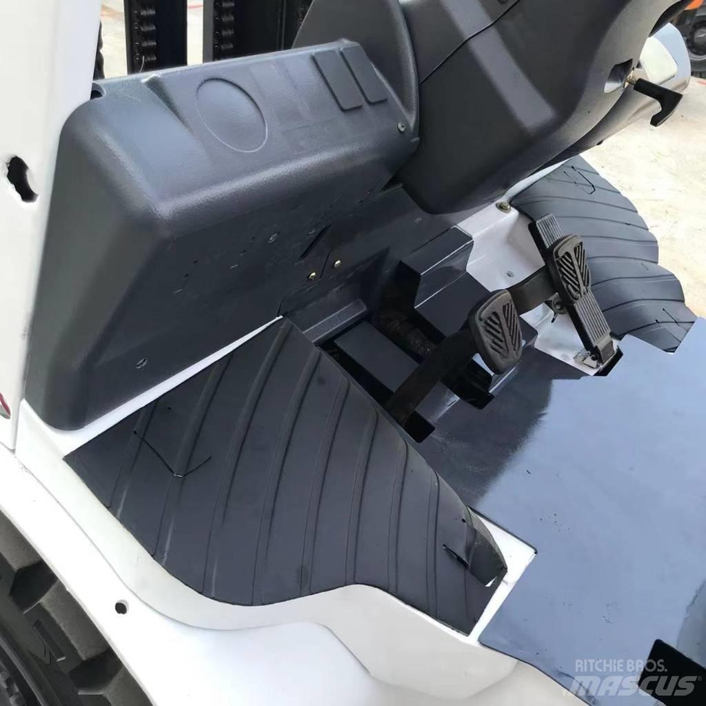 TCM 25 Carrelli elevatori diesel