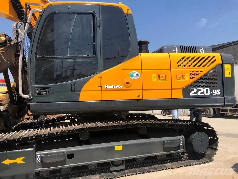 Hyundai R220-9s Escavatori cingolati