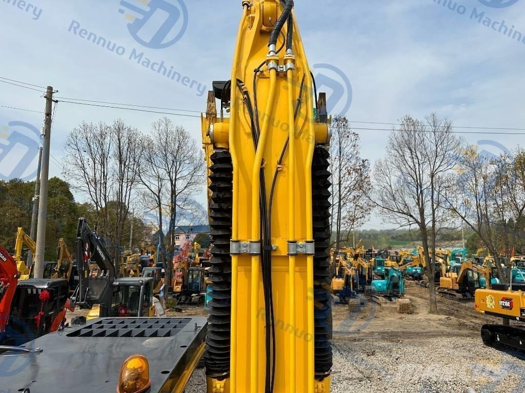 Komatsu PC200-8 Escavatori cingolati