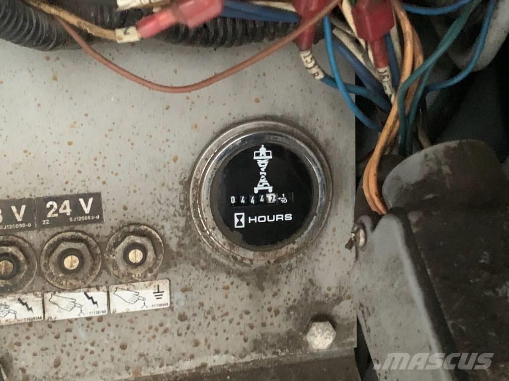 SkyJack SJ 8841 Piattaforme a pantografo